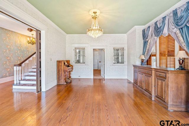 218 N Texas St, Pittsburg, TX 75686