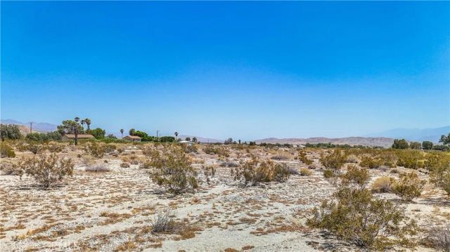 5 Dillon, Sky Valley, CA 92241