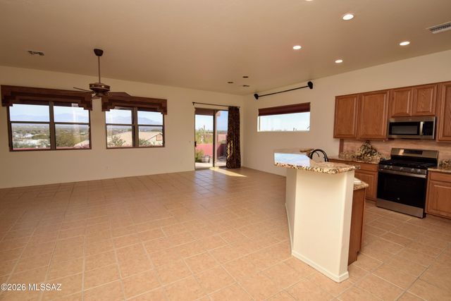 8167 W Circulo De Los Morteros, Tucson, AZ 85743