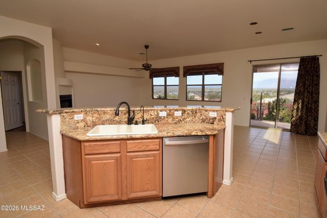 8167 W Circulo De Los Morteros, Tucson, AZ 85743