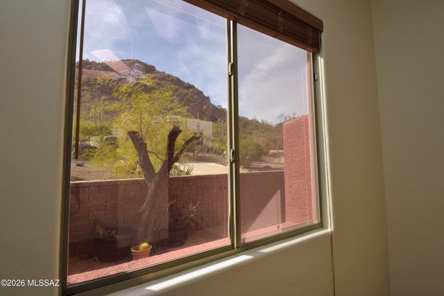 8167 W Circulo De Los Morteros, Tucson, AZ 85743