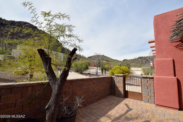 8167 W Circulo De Los Morteros, Tucson, AZ 85743