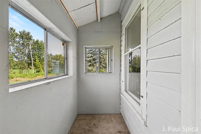 2235 17 Mile Road, Kent City, MI 49330