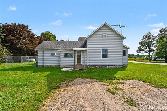 2235 17 Mile Road, Kent City, MI 49330