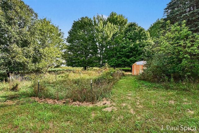2235 17 Mile Road, Kent City, MI 49330