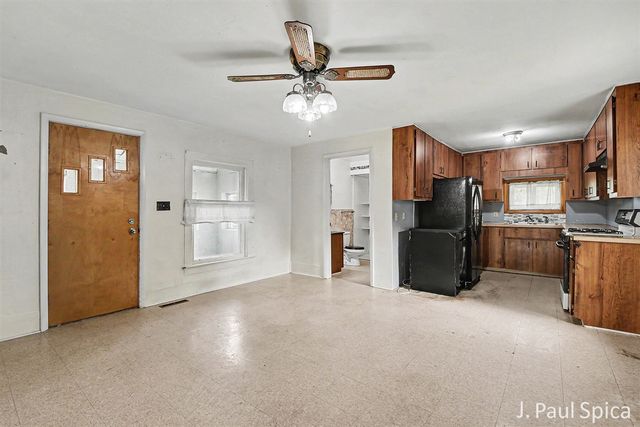 2235 17 Mile Road, Kent City, MI 49330