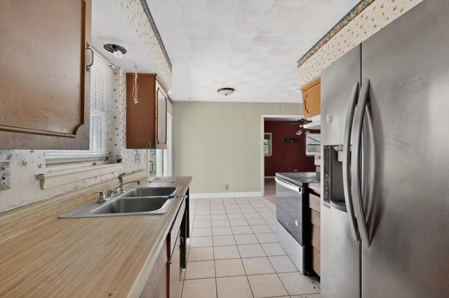 1802 Fairfax Lane, Carrollton, TX 75006