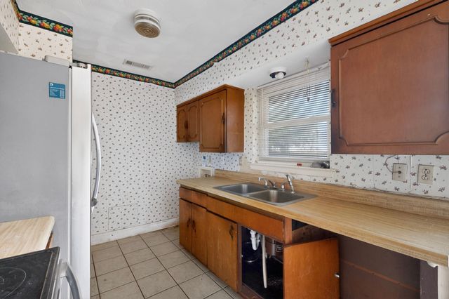 1802 Fairfax Lane, Carrollton, TX 75006