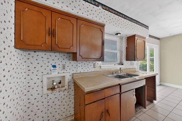 1802 Fairfax Lane, Carrollton, TX 75006