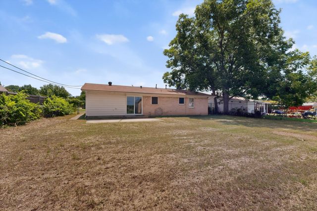 1802 Fairfax Lane, Carrollton, TX 75006