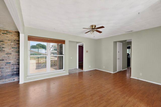 1802 Fairfax Lane, Carrollton, TX 75006
