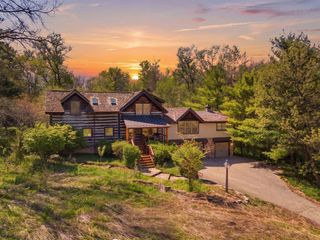 62 E Surrey Lane, Barrington Hills, IL 60010