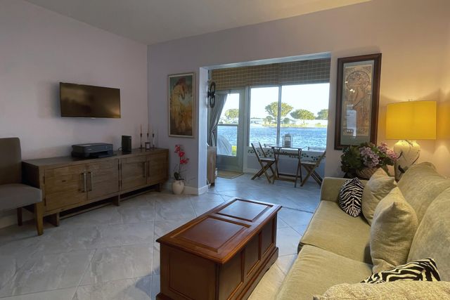 1116 Lake Terrace 114, Boynton Beach, FL 33426