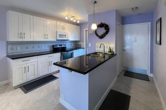 1116 Lake Terrace 114, Boynton Beach, FL 33426