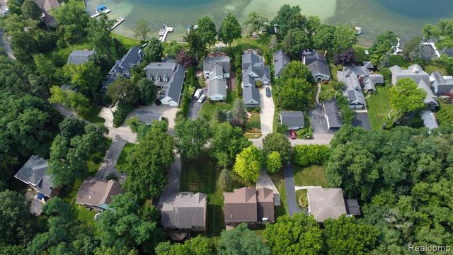6926 Alden Drive, West Bloomfield, MI 48324