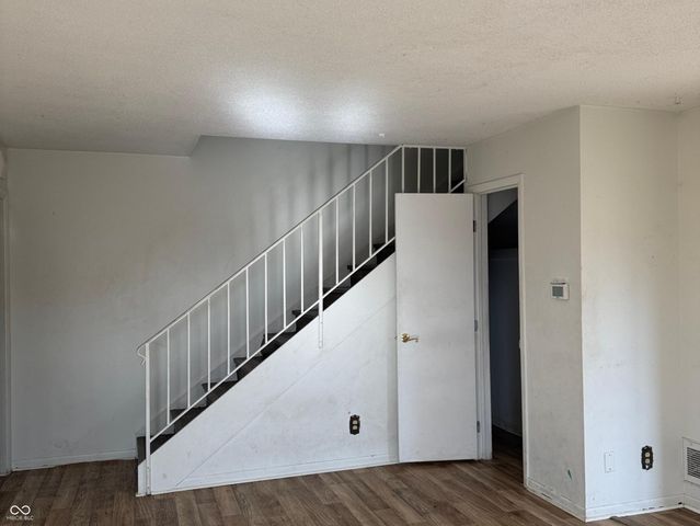 8367 Paso Del Norte Court, Indianapolis, IN 46227