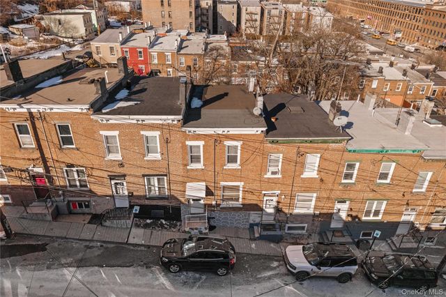 37 Moquette Row S, Yonkers, NY 10703