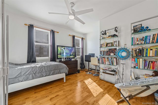 37 Moquette Row S, Yonkers, NY 10703