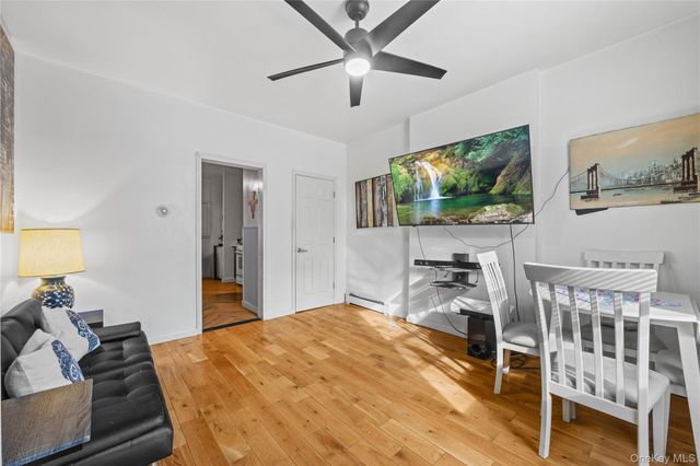 37 Moquette Row S, Yonkers, NY 10703