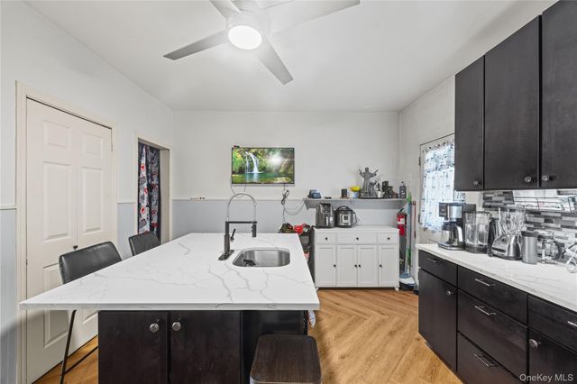 37 Moquette Row S, Yonkers, NY 10703