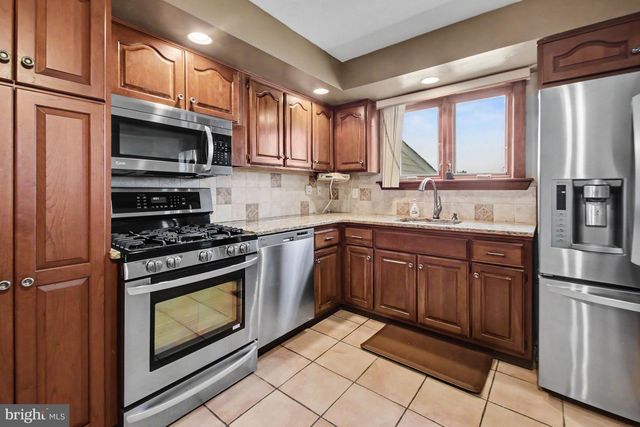 206 WAVERLY RD, Southampton, PA 18966