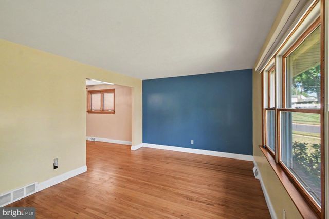 206 WAVERLY RD, Southampton, PA 18966