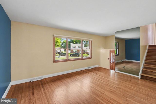 206 WAVERLY RD, Southampton, PA 18966