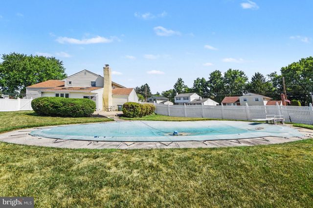 206 WAVERLY RD, Southampton, PA 18966