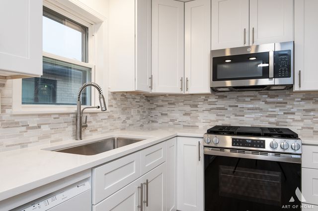 4937 N Sayre Avenue, Chicago, IL 60656