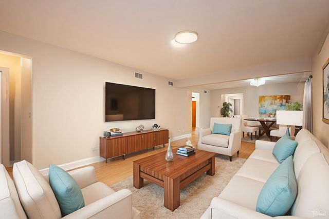 4937 N Sayre Avenue, Chicago, IL 60656