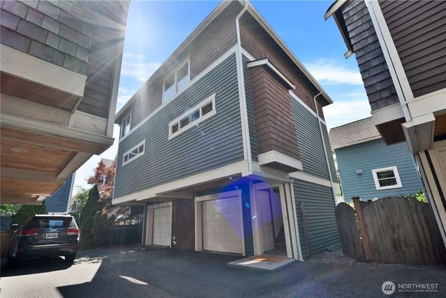 4516 Dayton Avenue N, Seattle, WA 98103