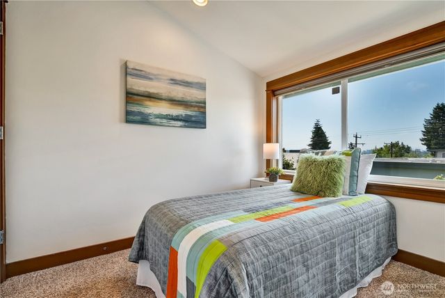 4516 Dayton Avenue N, Seattle, WA 98103