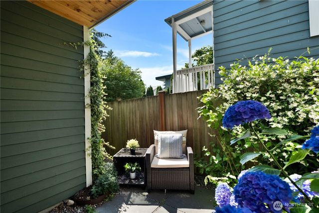 4516 Dayton Avenue N, Seattle, WA 98103