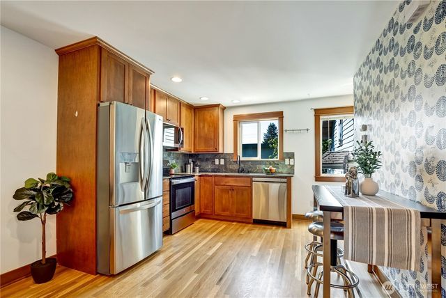 4516 Dayton Avenue N, Seattle, WA 98103