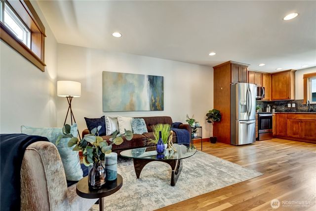 4516 Dayton Avenue N, Seattle, WA 98103