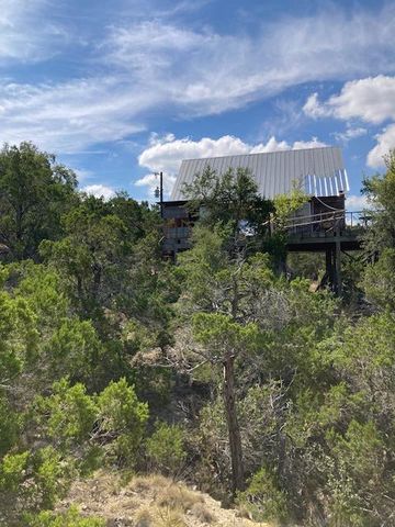 1970 Martin RD, Dripping Springs, TX 78620