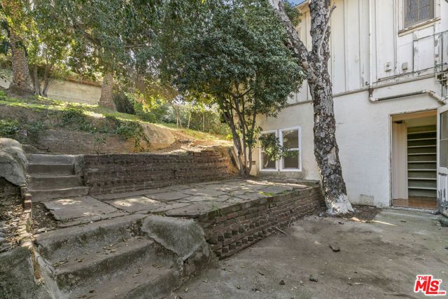 1720 Orchard Avenue, Glendale, CA 91206