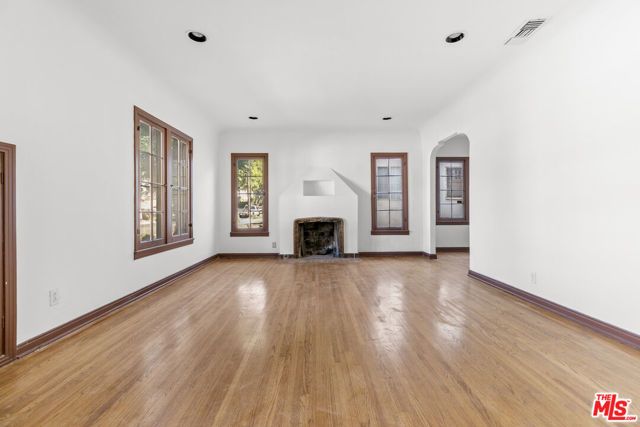 1720 Orchard Avenue, Glendale, CA 91206