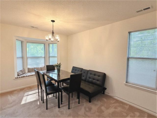 721 Longleaf LN, Newport News, VA 23608