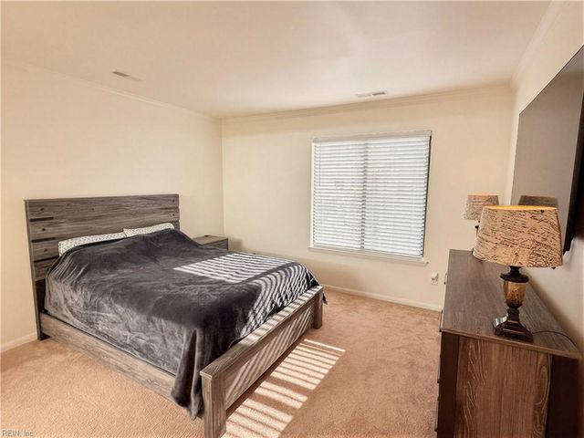 721 Longleaf LN, Newport News, VA 23608