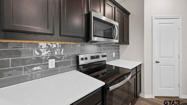 5012 Shumard Drive, Lindale, TX 75706