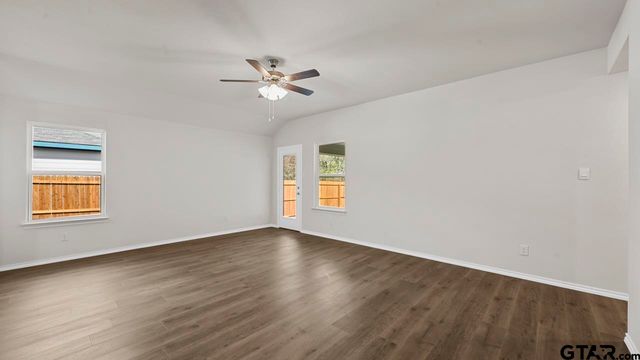 5012 Shumard Drive, Lindale, TX 75706