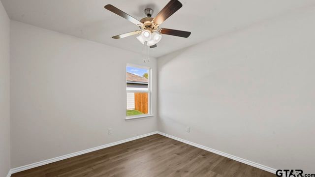5012 Shumard Drive, Lindale, TX 75706