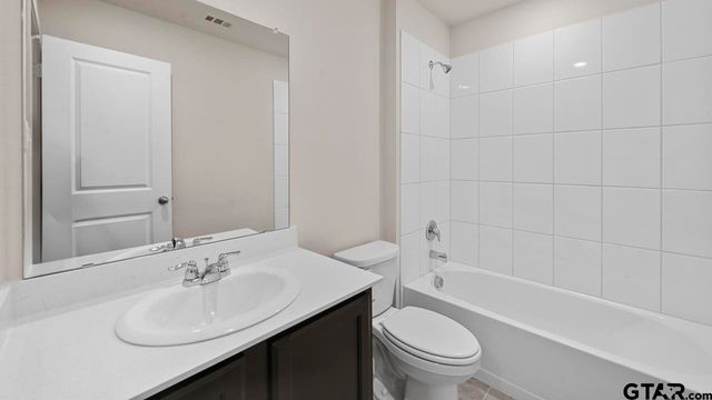 5012 Shumard Drive, Lindale, TX 75706