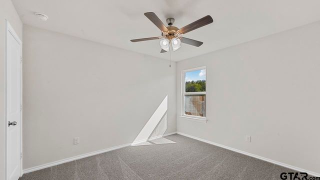 5012 Shumard Drive, Lindale, TX 75706