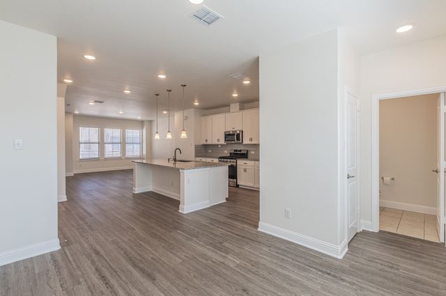 124 Peach Orchard Lane, Euless, TX 76040