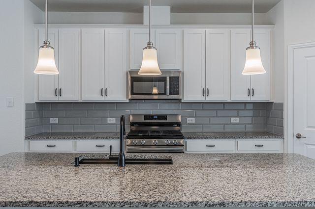 124 Peach Orchard Lane, Euless, TX 76040