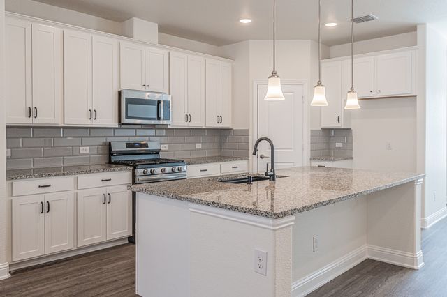 124 Peach Orchard Lane, Euless, TX 76040