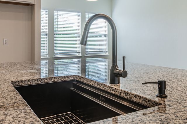 124 Peach Orchard Lane, Euless, TX 76040