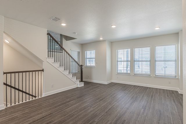 124 Peach Orchard Lane, Euless, TX 76040